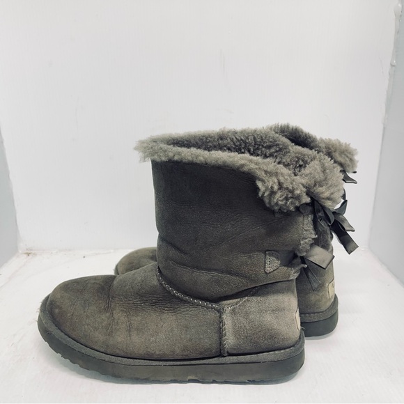 UGG Bailey Bow Short Style 11 - Picture 2 of 4